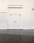 Installationsansicht Titel; Several Ways of Reading, 2012, Triptychon